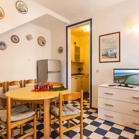 Cozy Townhouse With Pool And Garden Bibione