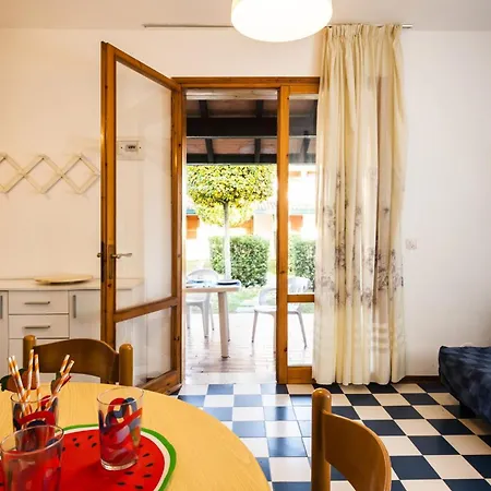 Cozy Townhouse With Pool And Garden Apartment *