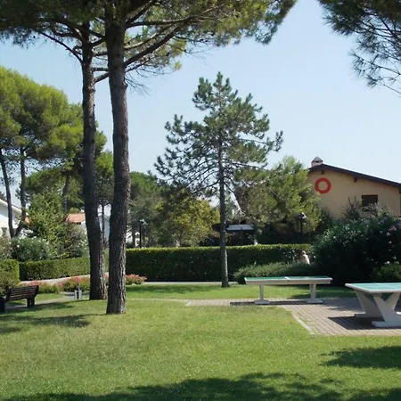 Apartment Cozy Townhouse With Pool And Garden Bibione