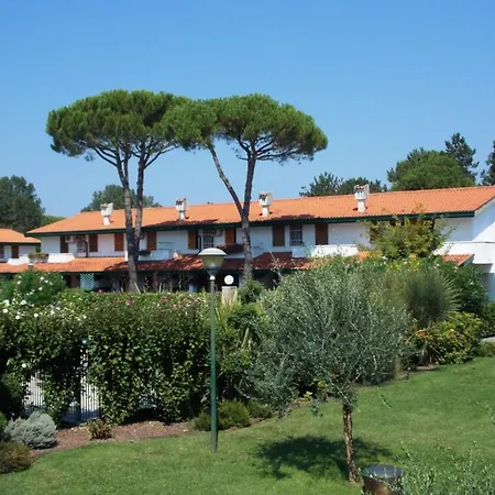 Cozy Townhouse With Pool And Garden Bibione