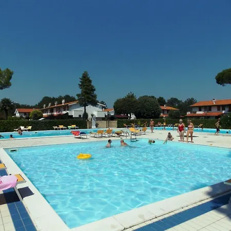 Cozy Townhouse With Pool And Garden * Bibione